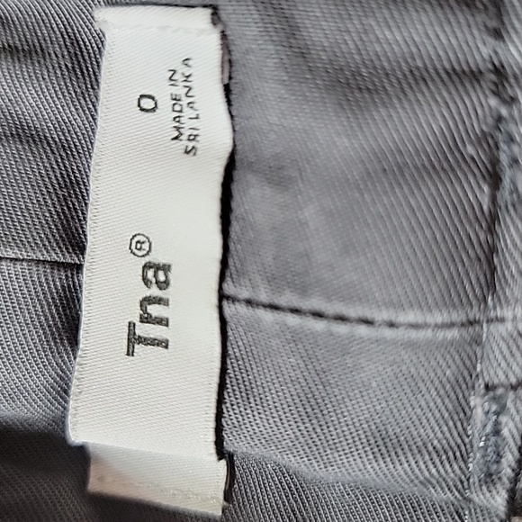 Aritzia TNA 100% Cotton khaki style pants - sz 0 - Picture 5 of 5